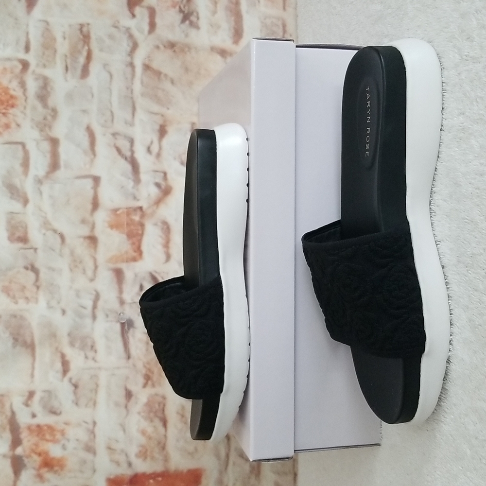 New Taryn Rose Iris Comfort Knit Pool Slide - Picture 4 of 9